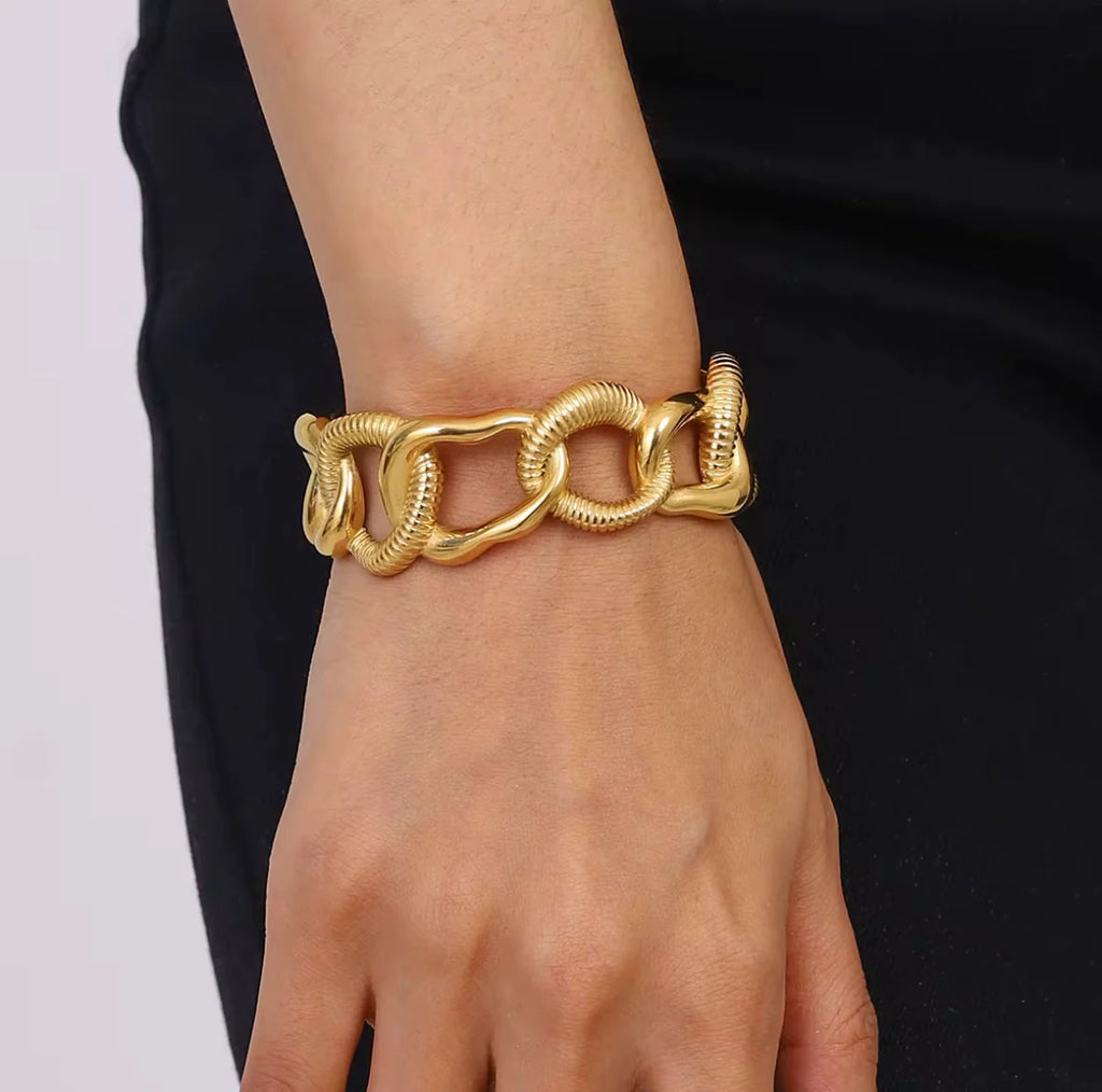 Muse Cuff